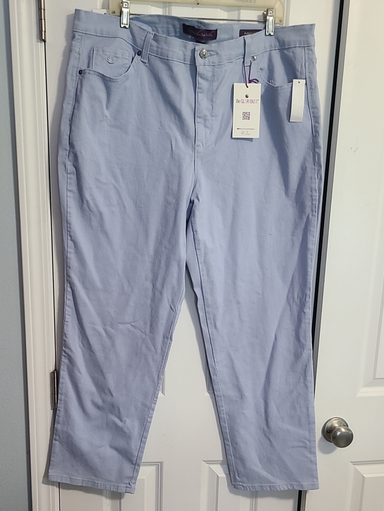 Gloria Vanderbilt Denim - Gloria Vanderbilt Amanda Slimming Jeans - Light Blue